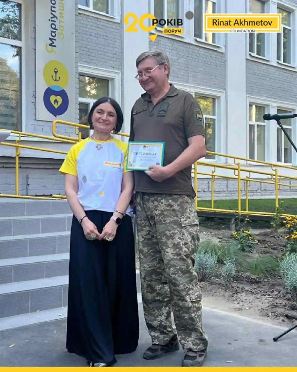 У Дніпрі переселенці з Маріуполя отримали нові квартири від Фонду Ахметова