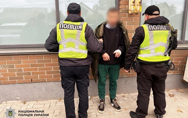 Під Києвом чоловік із ножем напав на неповнолітню та дорослого чоловіка