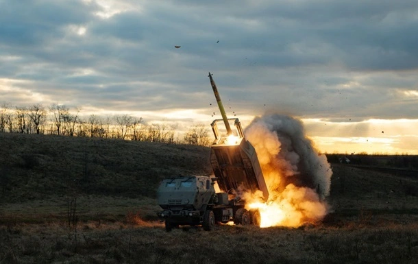 HIMARS та дрони знищили ворожу техніку у болотистій місцевості під Володимирівкою