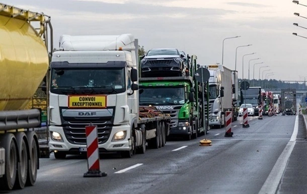 Румунія продовжила обмеження руху на прикордонному пункті з Україною