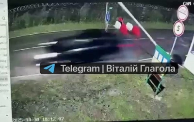 На Закарпатті мобілізований адвокат втік в Угорщину, протаранивши шлагбауми