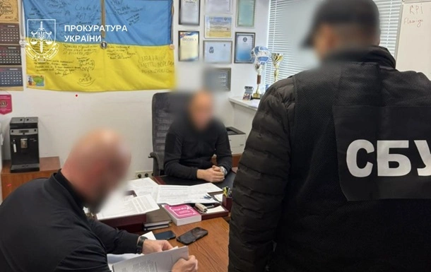 На Київській митниці викрили схему із «платним» розмитненням авто зі США