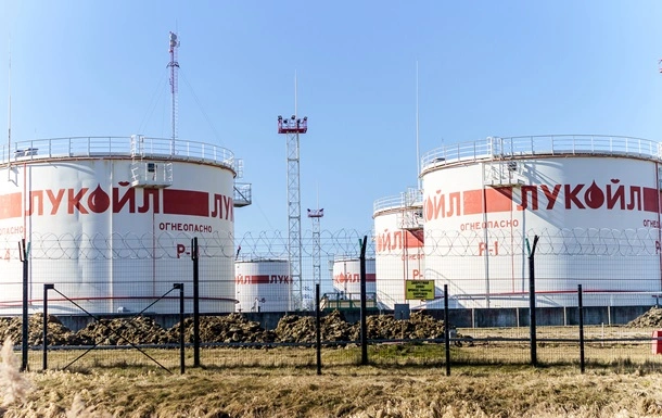У Болгарії планують продати бургаський завод «Лукойл» під контролем держави
