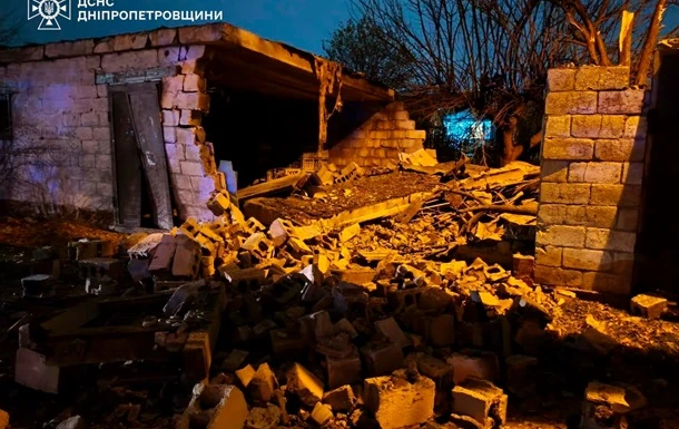 Росіяни вдарили по Нікопольщині: обстріли та пошкодження будинків