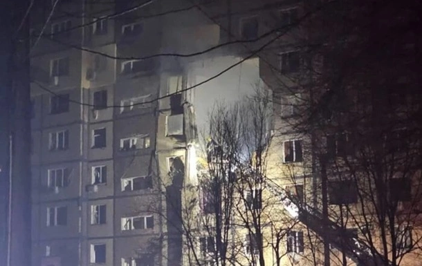 Унаслідок удару по Дніпру постраждали діти та спалахнули пожежі