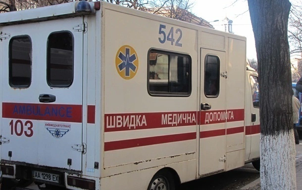 У Тернополі чоловік впав із п’ятого поверху ТЦК, тікаючи через вікно на мотузці з одягу
