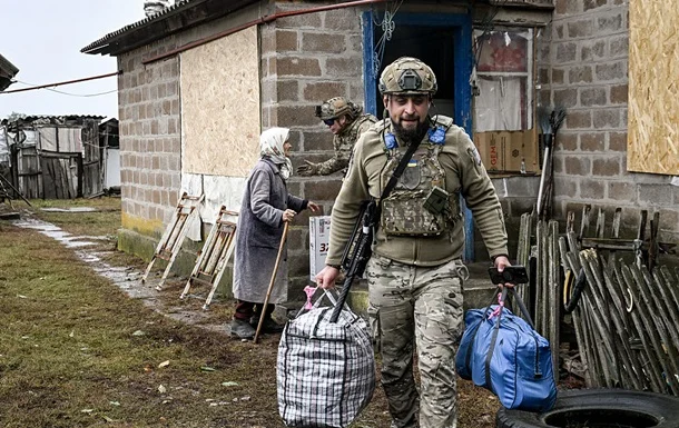 Оголошено обов’язкову евакуацію дітей на Дніпропетровщині та Запоріжжі