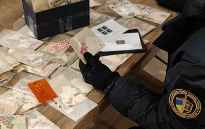 На українсько-польському кордоні затримали марки з нацистською символікою