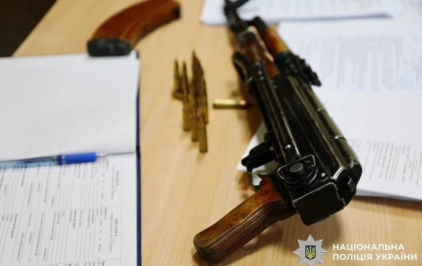 Кияни задекларували понад тисячу одиниць зброї