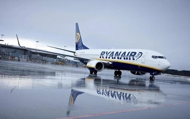 Ryanair скасовує паперові квитки на користь цифрових