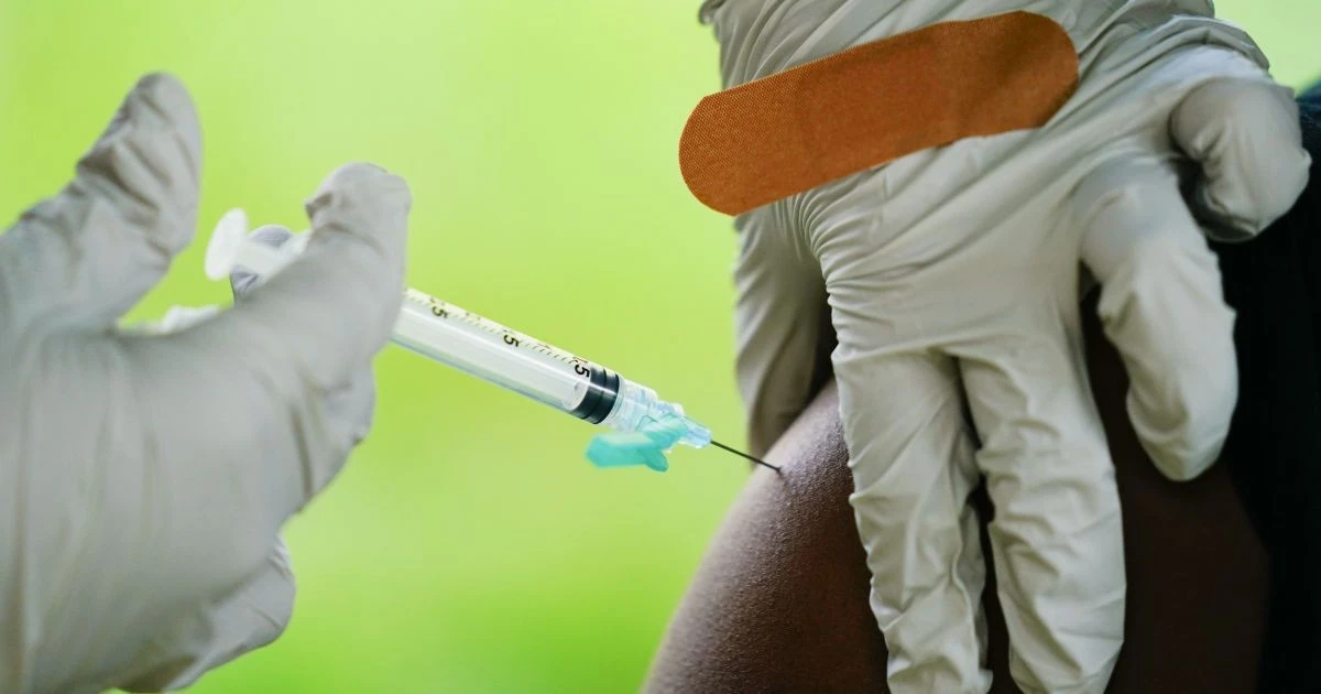 Очільник МОЗ США ініціював переписування позиції CDC щодо вакцин та аутизму