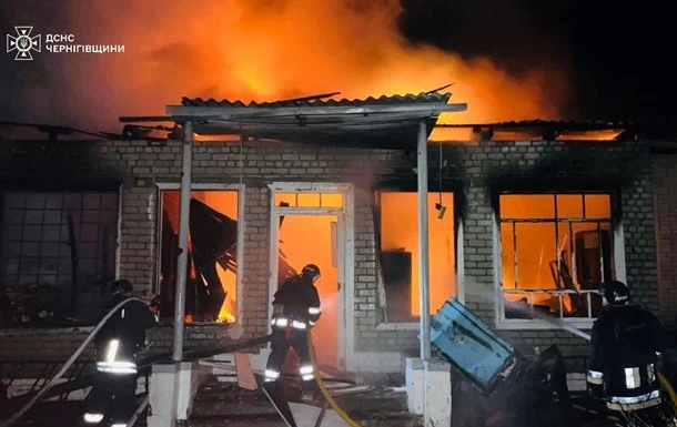 Російські удари спричинили пожежу в дитячому центрі на Чернігівщині