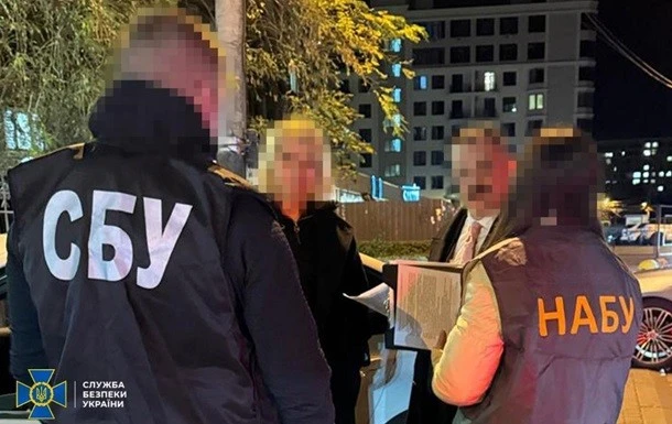 В Одесі викрили суддю та адвокатку, яких підозрюють у корупційних домовленостях