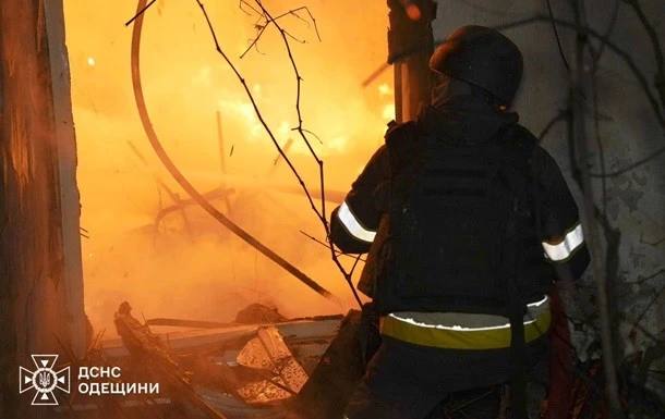 На Одещині нічна атака спричинила пожежі та травмування шістьох людей