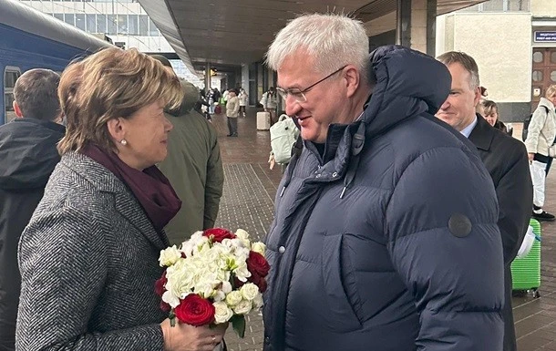 Міністерка закордонних справ Латвії прибула з візитом до Києва
