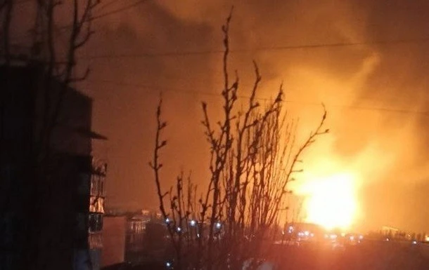 «Мадяр» повідомив про нічні удари безпілотників по російських об’єктах, включно з НПЗ