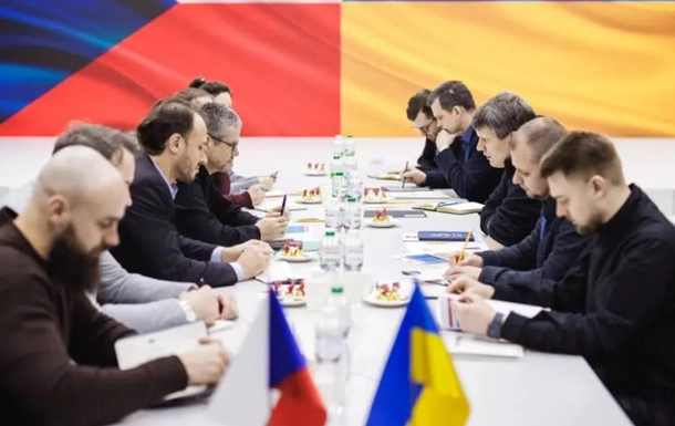 Україна та Чехія узгодили нові параметри постачання артилерійських боєприпасів