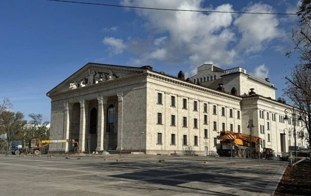 Окупаційна влада оголосила про перші вистави у будівлі маріупольського драмтеатру