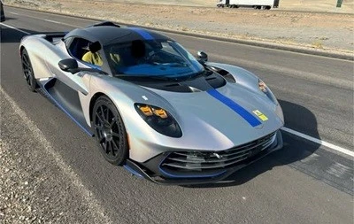 Прототип Aston Martin Valhalla зупинила поліція Юти через ризиковане керування