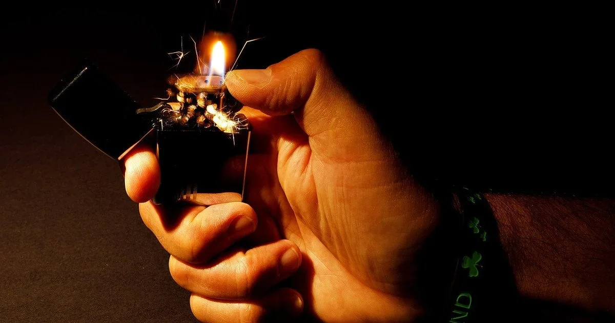 35 років із запальничкою: чоловік проходив з небезпечним предметом у шлунку