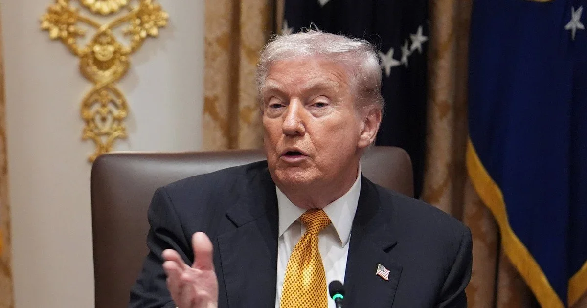 Зустріч у Парижі щодо мирного плану: Трамп не виключає участі США