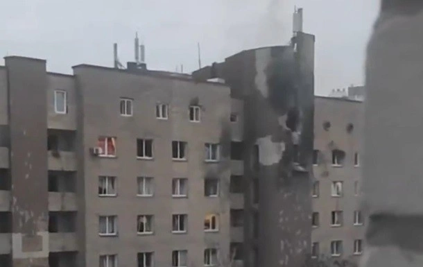Ранковий удар по Києву: пошкоджено гуртожиток НАУ