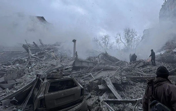 Харків після ракетного удару: під завалами шукають п’ятьох людей