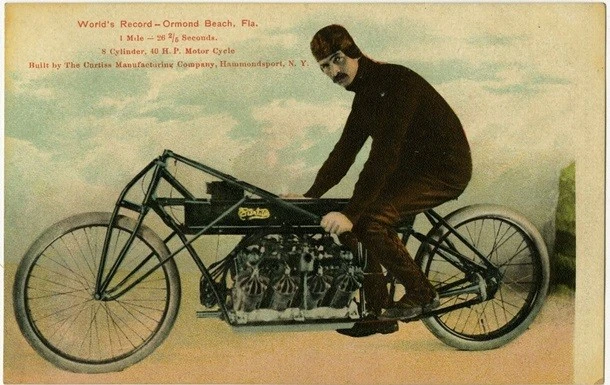 Джей Лено показав рідкісний мотоцикл Curtiss 1907 року, який тримав рекорд швидкості