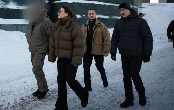 Після ударів по енергосистемі в Києві поетапно повертають тепло і світло