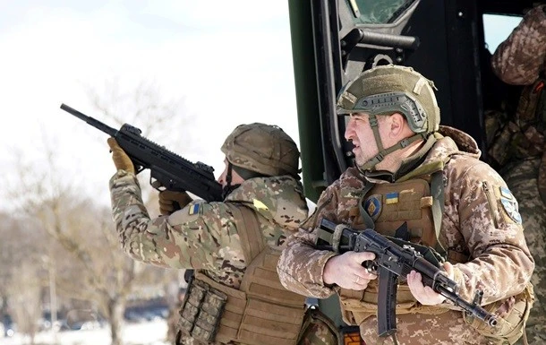Мінус гелікоптер та сотні авто: Генштаб оновив дані про втрати окупантів