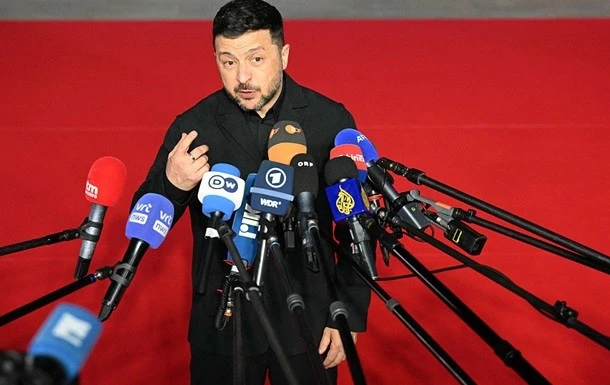 Мирні переговори відходять на другий план через глобальні конфлікти та позиції сторін