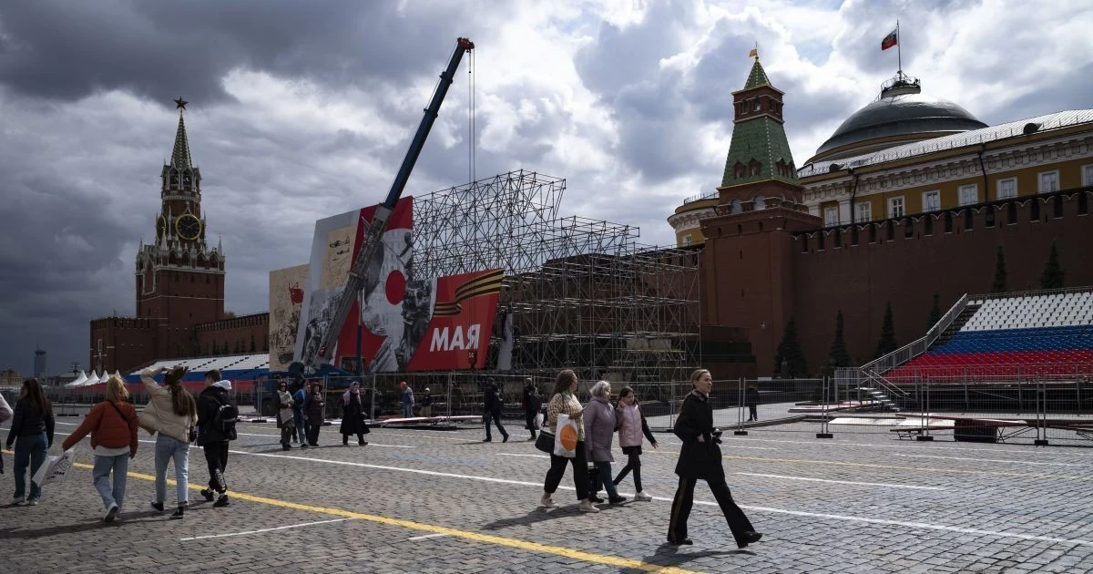 Парад без збоїв і зайвих кадрів: що прагне показати Кремль на 9 травня