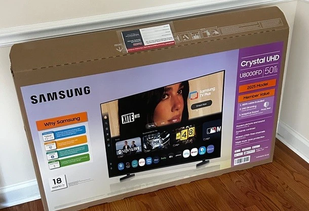 Дуа Ліпа вимагає 15 млн доларів від Samsung через використання її зображення на упаковці телевізорів